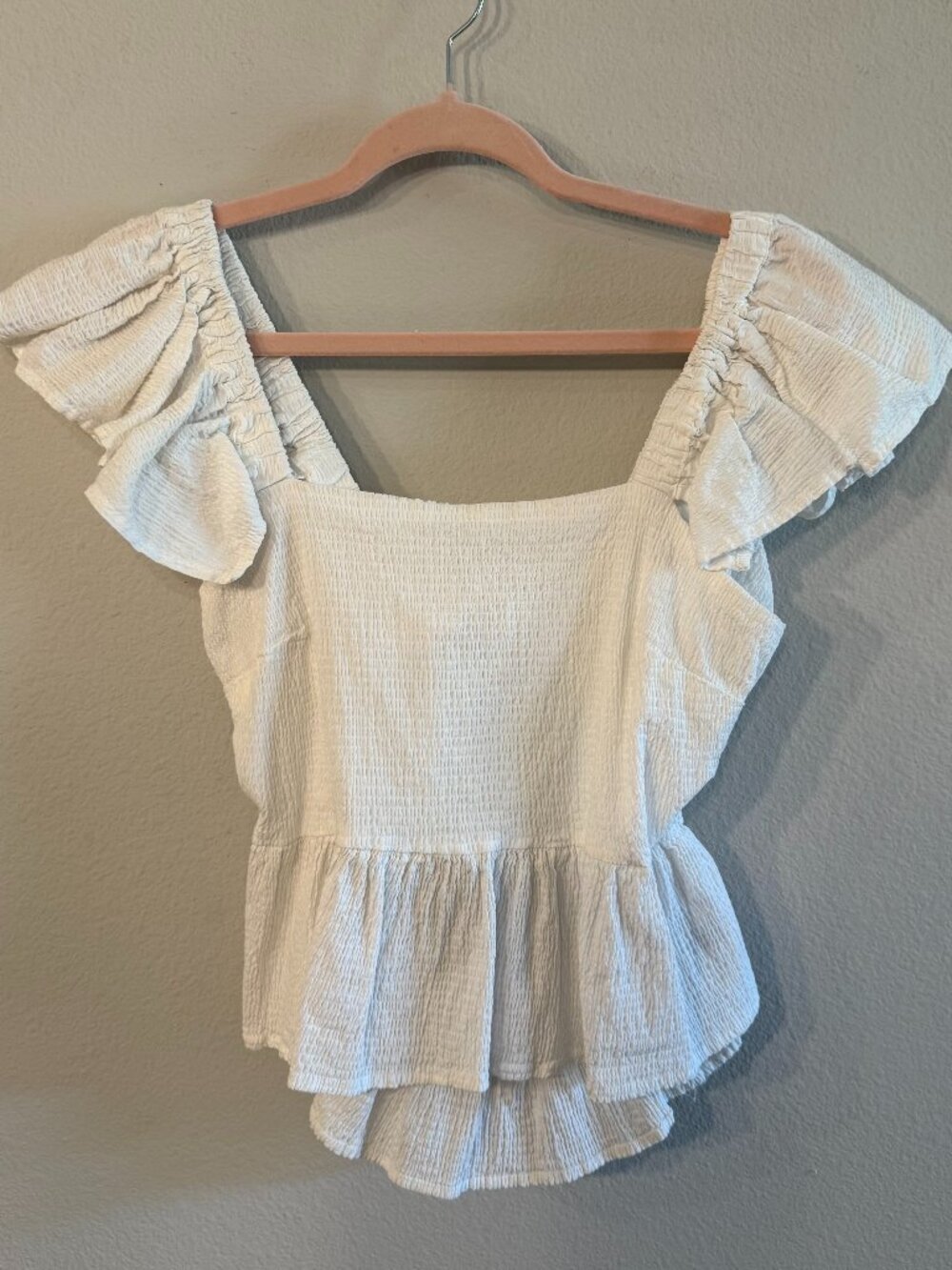 Francesca's Mi Ami White Flutter Bow Top Large